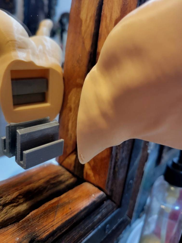 Adams Family Thing Ring Holder: Stick-On Display