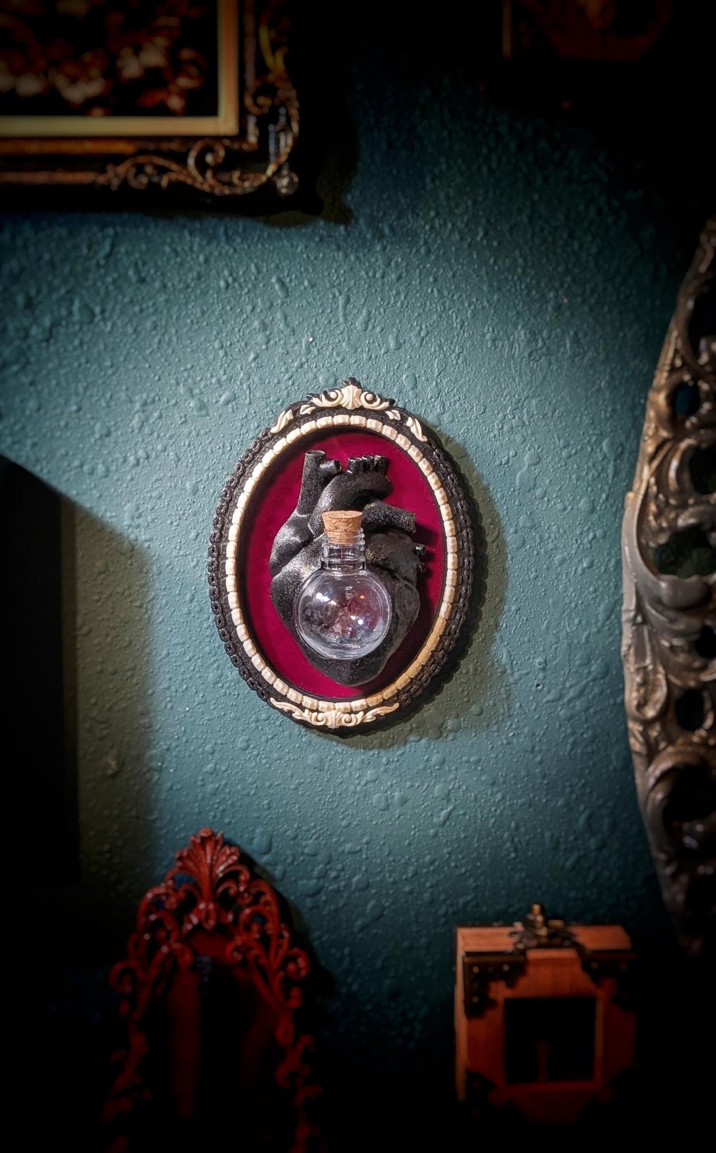 The Magnetic Heart Vessel Trinket Holder