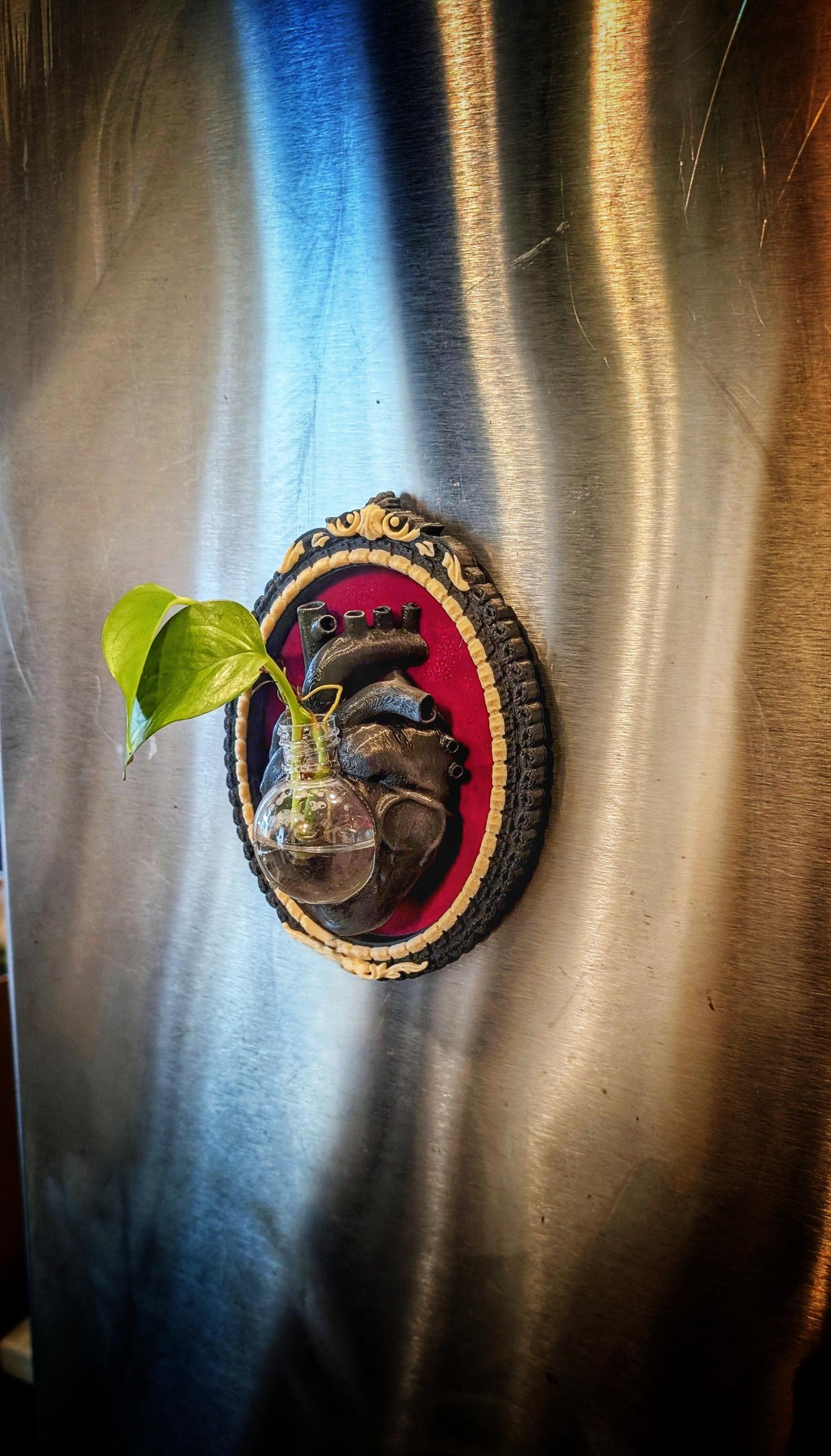 The Magnetic Heart Vessel Trinket Holder